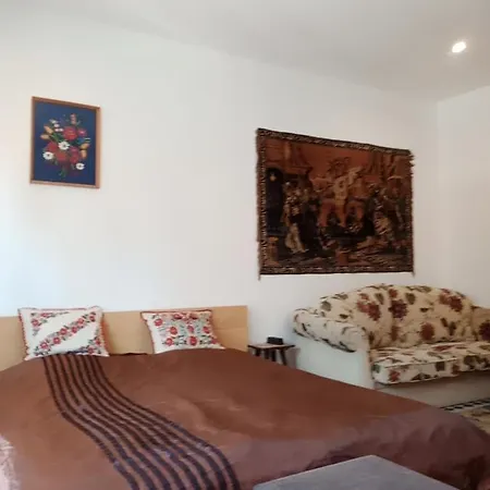 Makvirag Haz * Zebegény
